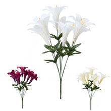 Kytica umelých ľalií v mixe farieb.