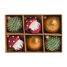 Sada plastových vianočných gúľ v červenej, zelenej a žltej farbe.