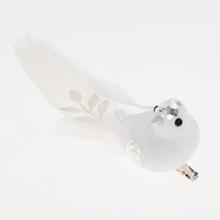 Biely vtáčik na štipci s perím a trblietkami.