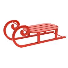 Červené drevené sane