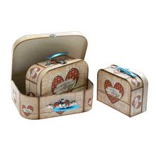 Darčeková krabička kufor srdcia v troch veľkostiach.