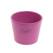 Zelený keramický kvetináč s matným a lesklým povrchom.