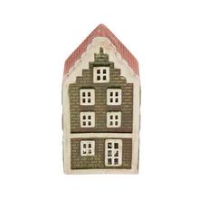 Dekoračný domček v zelenej a oranžovej farbe vyrobený z porcelánu.