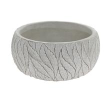 Obal na rastliny z keramiky v šedej farbe s listovým vzorom.