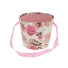 Darčeková krabička na kvety s motívom motýľov a kvetov.