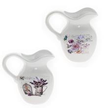 Biely džbán s kvetinovým vzorom