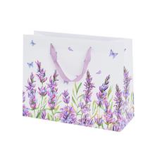 Darčeková taška s motívom levandule a motýľov.
