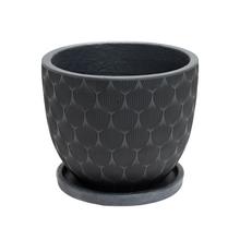 Čierny keramický kvetináč s miskou, okrúhly tvar.