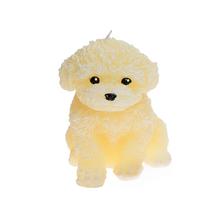 Figúrka psa pudla v krémovej farbe.