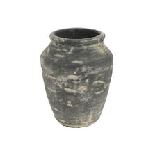 Keramická váza s matným povrchom v tmavej farbe.