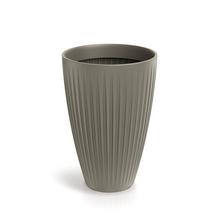 Mokro hnedý okrúhly obal na kvety