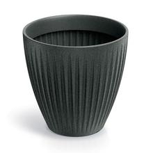 Čierny granitový obal na kvety s hladkým povrchom.