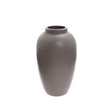 Šedá keramická váza na suché aranžovanie.