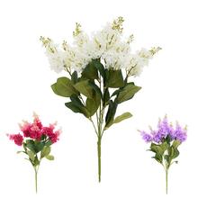 Kytica umelých orgovánov v mixe farieb.