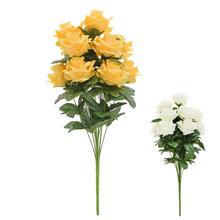 Kytica umelých ruží v mixe farieb, žlté a biele kvety.