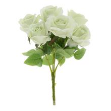 Kytica umelých ruží v zelenej farbe, 7 kusov, 40 cm.