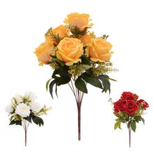 Kytica umelých ruží v mixe farieb.