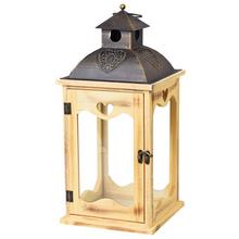 Lampáš z dreva a kovu s prírodným povrchom, výška 43 cm.