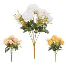 Kytica umelých ruží v mixe farieb.