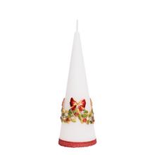 Biela vianočná sviečka v tvare kužeľa s ozdobami.