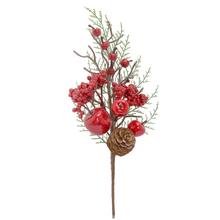 Umelý zápich s jabĺčkami, šiškami, tujou a červenými bobuľami.