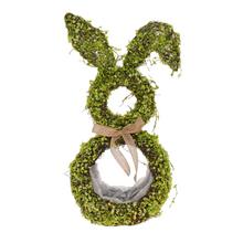 Zelený zajac z ratanu s košíkom