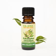 Fľaša s esenciálnym olejom Eucalyptus citriodora.