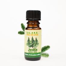 Esenciálny olej Jedľa v sklenenej fľaši.