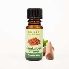 Fľaša s esenciálnym olejom zo santalového dreva.