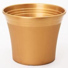 Zlatý kvetináč Irys s priemerom 25 cm a výškou 20,5 cm.