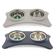 Dvojitá miska pre zvieratá s nerezovými miskami.