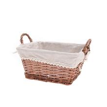 Obdĺžnikový košík s bielou látkou a rúčkami.