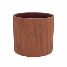 Medený obal na kvety s rozmermi 20x17,5 cm.