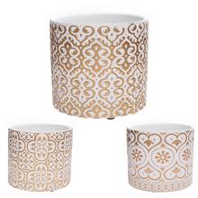 Obal v bielej a zlatej farbe, mix 3 druhov, priemer 12 cm, výška 10,5 cm.