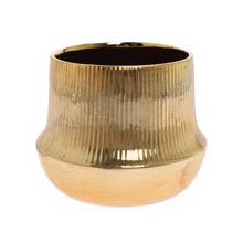 Zlatý kvetináč s jemným textúrovaním.