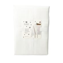 Biely damaškový obrus z polyesteru.