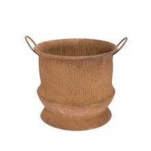 Rustikálny kovový obal s ušami, priemer 26,5 cm, výška 23 cm.