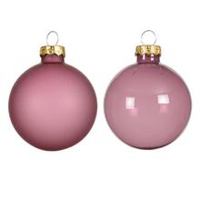 Vianočné guľe v lesklej a matnej vínovoružovej farbe, priemer 6 cm.