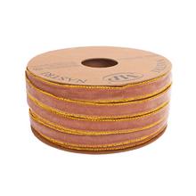 Ružová vianočná stuha s zlatým okrajom, 0,9 cm široká a 20 m dlhá.