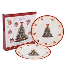 Sada dvoch vianočných tanierov s motívom stromčeka.