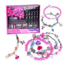 Sada náramkov s korálikmi a príveskami na výrobu šperkov.