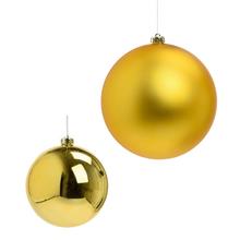 Zlatá plastová vianočná guľa s lesklým a matným povrchom.