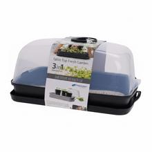 Sadbovač s priehľadnou strieškou na pestovanie rastlín.