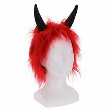 Parochňa červená s rohmi a vlasmi