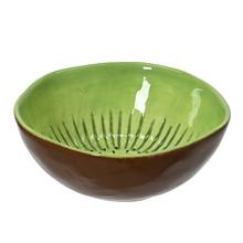 Misa s dolomitovou glazúrou v zelenej farbe.