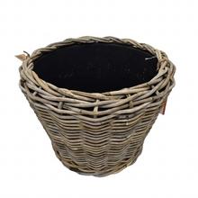 Kôš z ratanového vzhľadu s plastovým vnútrom, sivý.