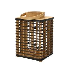 Malý lampáš z jedľového dreva s FSC certifikátom.