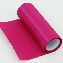 Satenová rolka v cyklamenovej farbe.