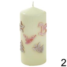 Vianočná sviečka HAPPY XMAS v ecru a sivej farbe s motívom.