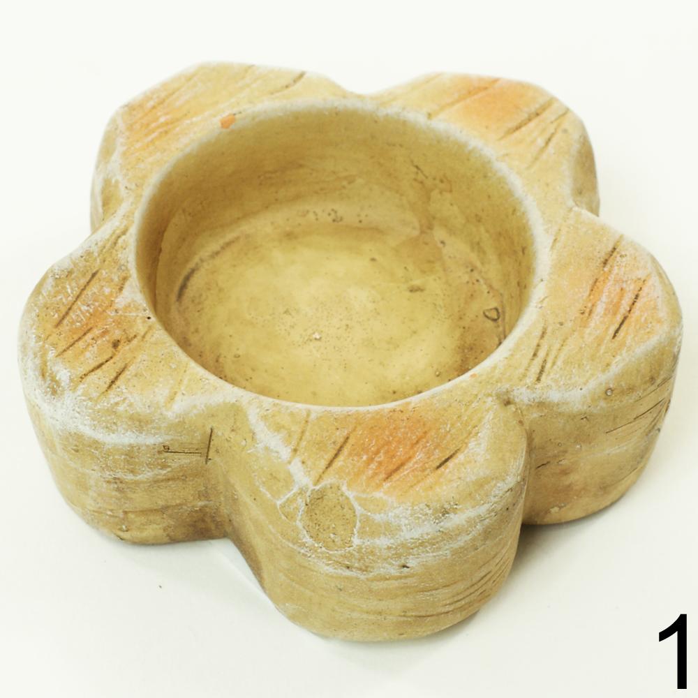 Svietnik v tvare kvetu a srdca na čaj.